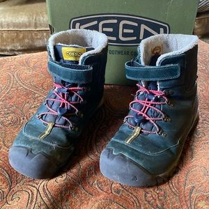 Keen Greta Big Kids Waterproof Winter Hiking Boot teal turquoise pink laces US 7